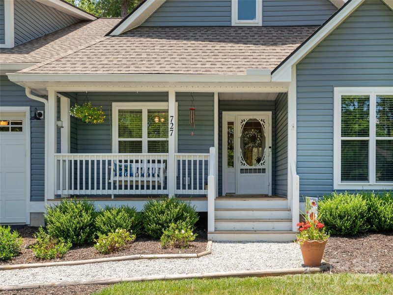 Property image 3 at 727 Shadywood Lane, Hendersonville, NC 28792