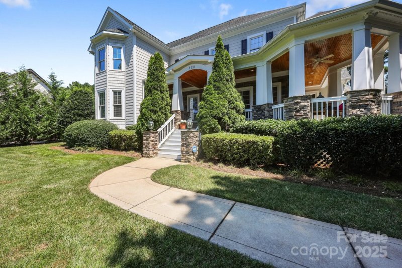 Property image 2 at 123 Yellow Jacket Circle, Mooresville, NC 28117