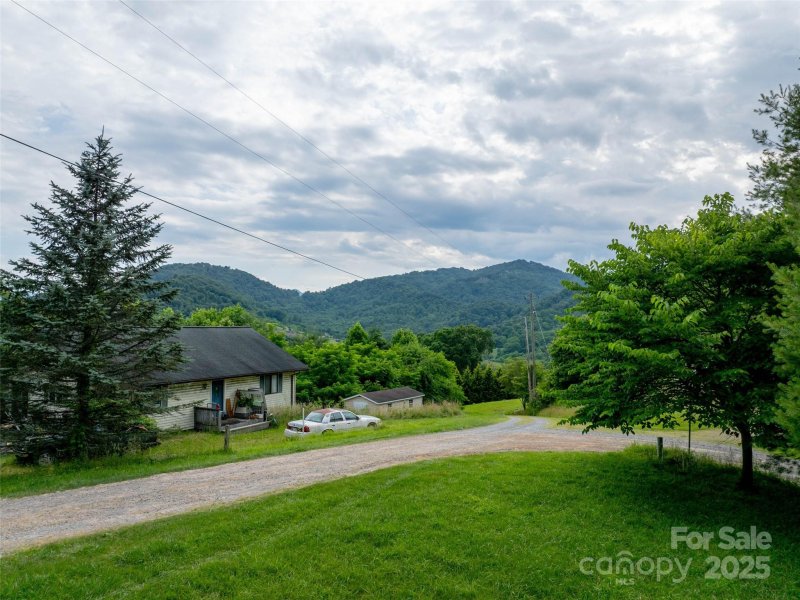 Property image 4 of 40 Sedgefield Place in Hyder Mountain Acres, Clyde, NC 28721