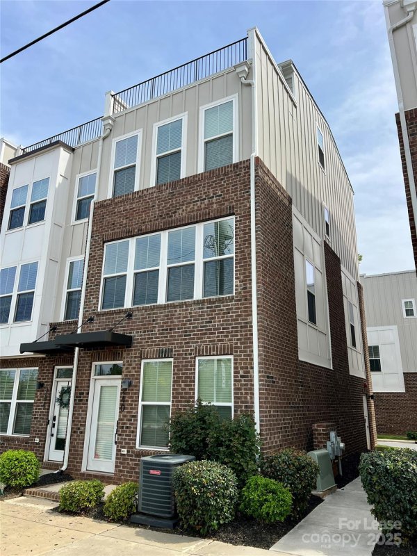 Property image 2 at 240 Parkwood Avenue, Charlotte, NC 28206