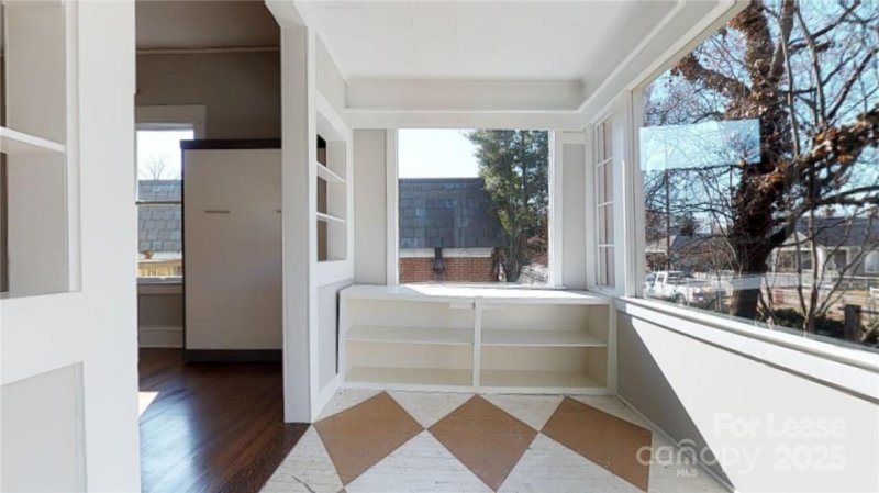 Property image 2 at 428 Hawthorne Lane, Charlotte, NC 28204