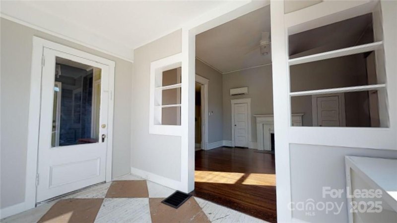 Property image 3 at 428 Hawthorne Lane, Charlotte, NC 28204