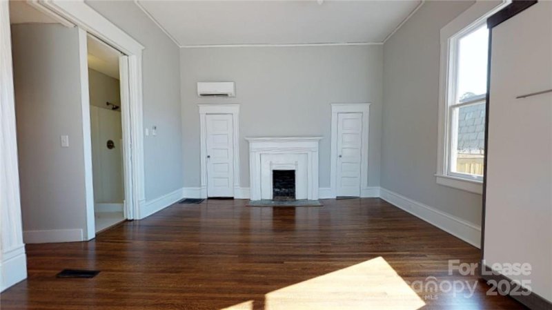 Property image 5 at 428 Hawthorne Lane, Charlotte, NC 28204