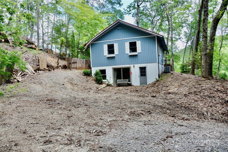 Property image 2 at 673 Chestnut Lane, Mars Hill, NC 28754