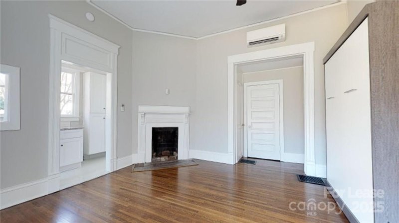 Property image 3 at 428 Hawthorne Lane, Charlotte, NC 28204