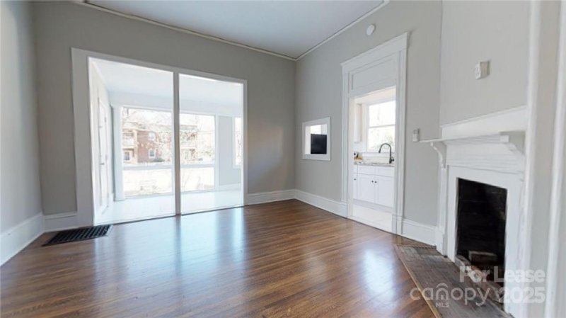 Property image 4 at 428 Hawthorne Lane, Charlotte, NC 28204