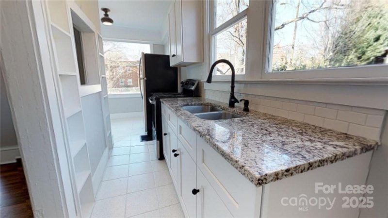 Property image 5 at 428 Hawthorne Lane, Charlotte, NC 28204