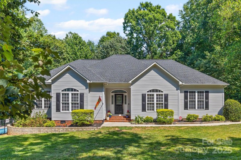 1528 Autumn Brook Lane