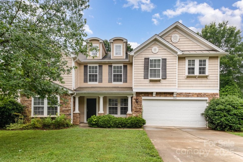 Property image 3 of 7541 Brookwood Valley Lane in Versage, Mint Hill, NC 28227