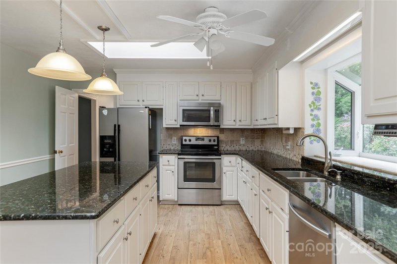 Property image 4 at 233 Raintree Drive, Hendersonville, NC 28791