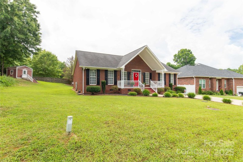 Property image 3 of 204 Victoria Circle in Ole Eastpointe, York, SC 29745