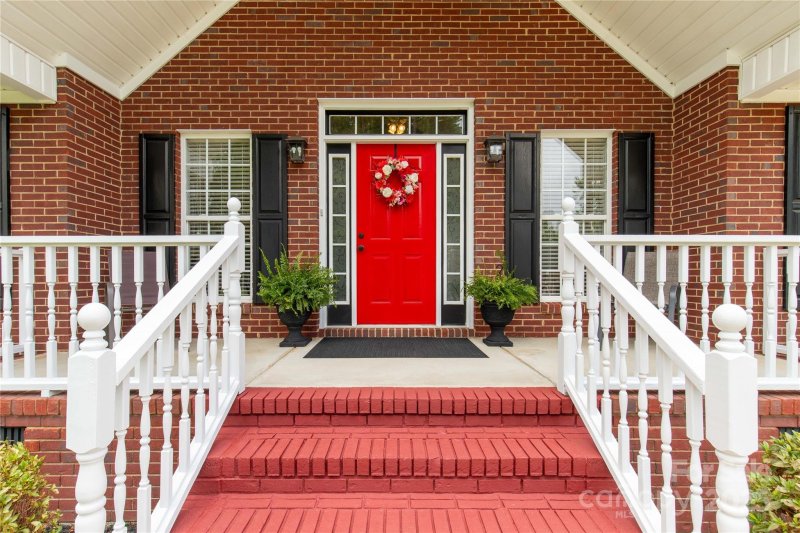 Property image 4 of 204 Victoria Circle in Ole Eastpointe, York, SC 29745