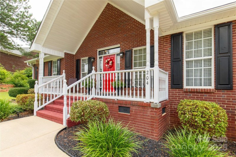 Property image 5 of 204 Victoria Circle in Ole Eastpointe, York, SC 29745