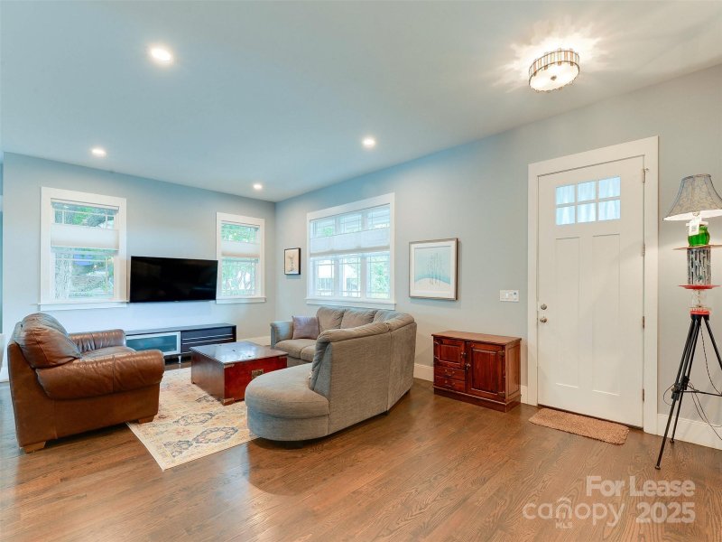 Property image 4 at 3024 Yadkin Avenue, Charlotte, NC 28205