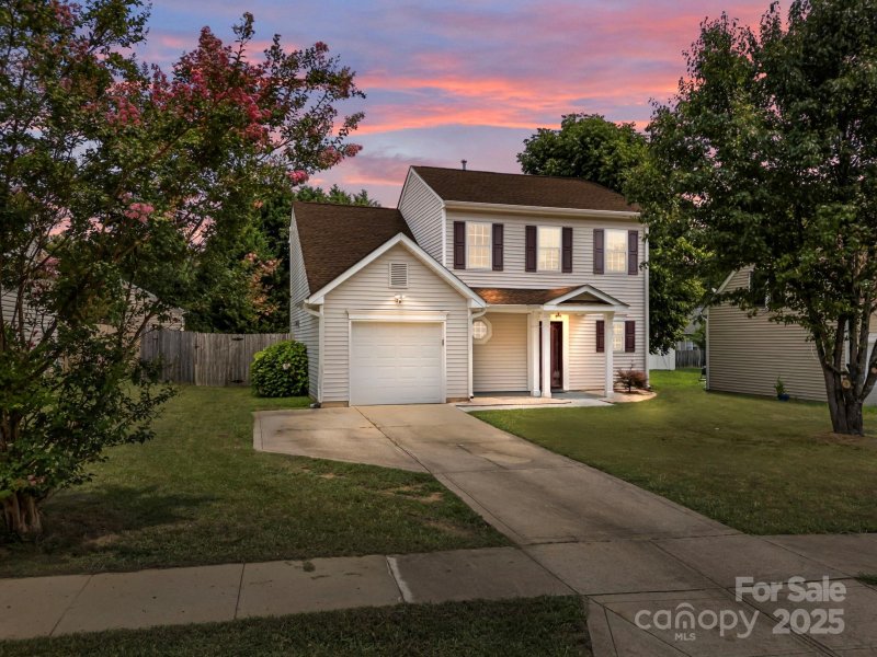 Fox Chase, Charlotte Community