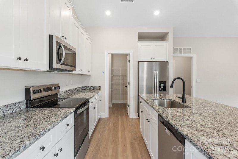 Property image 4 of 7319 Jerimoth Drive in Ascot Woods, Charlotte, NC 28215