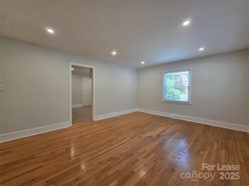 Property image 3 at 4426 Holbrook Drive, Charlotte, NC 28205