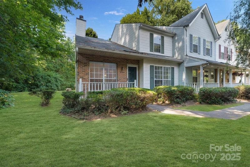 6309 Windsor Gate Lane