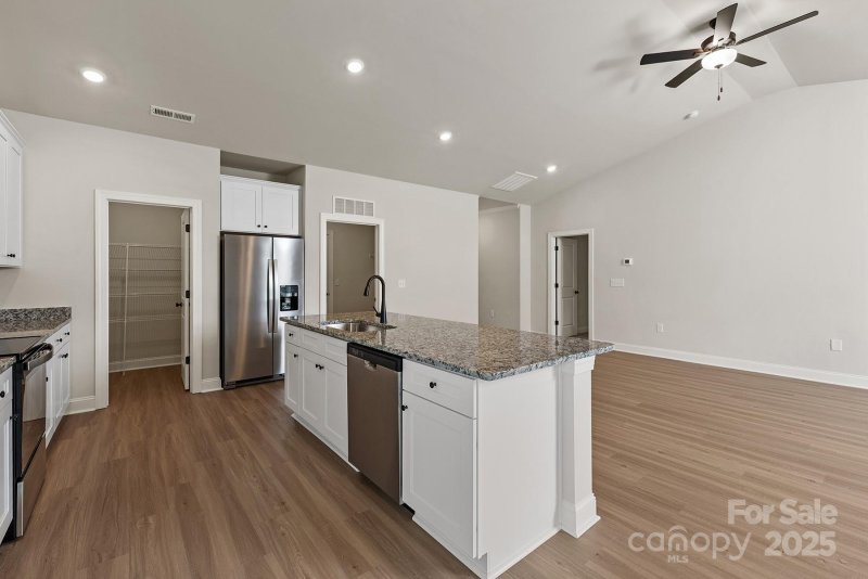 Property image 5 of 7315 Jerimoth Drive in Ascot Woods, Charlotte, NC 28215