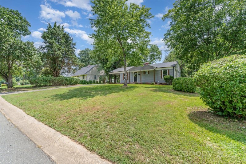 Property image 2 at 3015 Lasalle Street, Charlotte, NC 28216