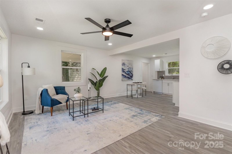 Property image 4 at 3015 Lasalle Street, Charlotte, NC 28216