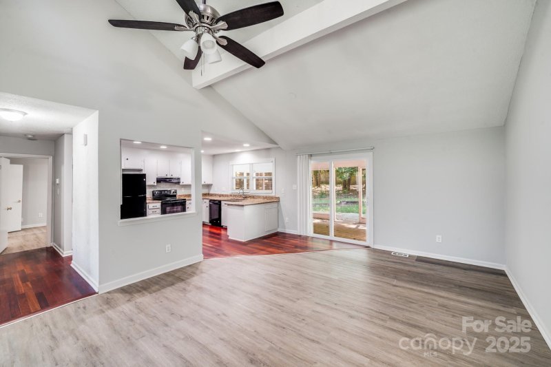 Property image 3 of 12031 Rock Canyon Drive in Carmel Ridge, Charlotte, NC 28226