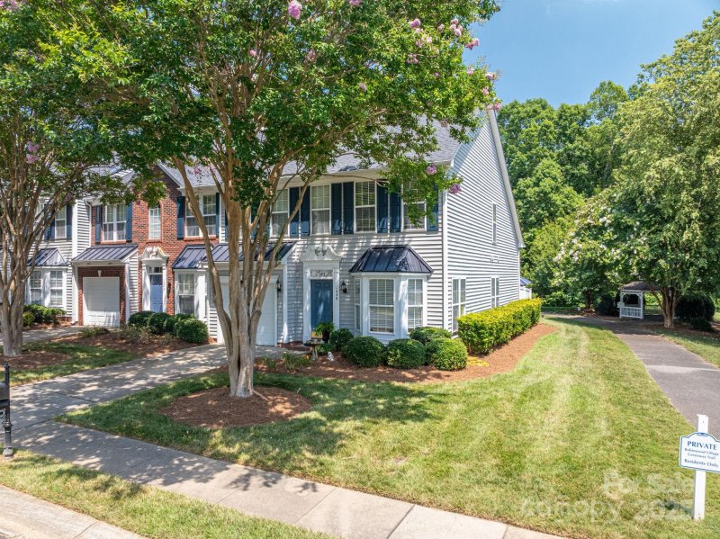 Property image 2 at 1648 Backcreek Lane, Gastonia, NC 28054