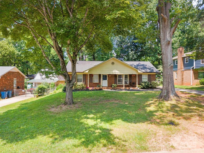Property image 2 at 10108 Starwood Drive, Charlotte, NC 28215