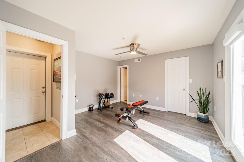 Property image 3 of 2953 Craftsman Lane in Elizabeth, Charlotte, NC 28204