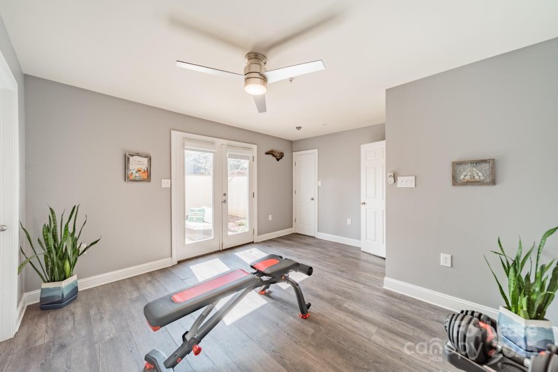 Property image 4 of 2953 Craftsman Lane in Elizabeth, Charlotte, NC 28204