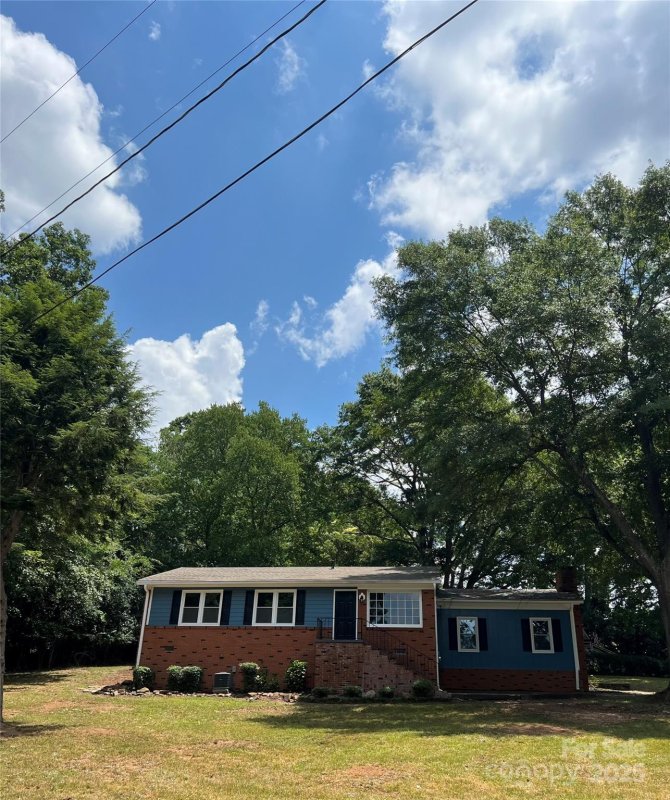 Southern Heights, Shelby Community