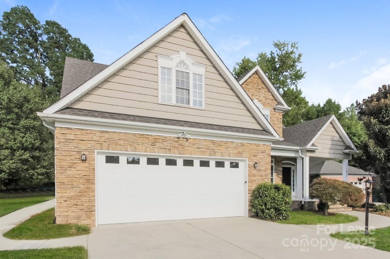 Property image 3 of 7837 Tottenham Drive in Fenton Dell, Harrisburg, NC 28075