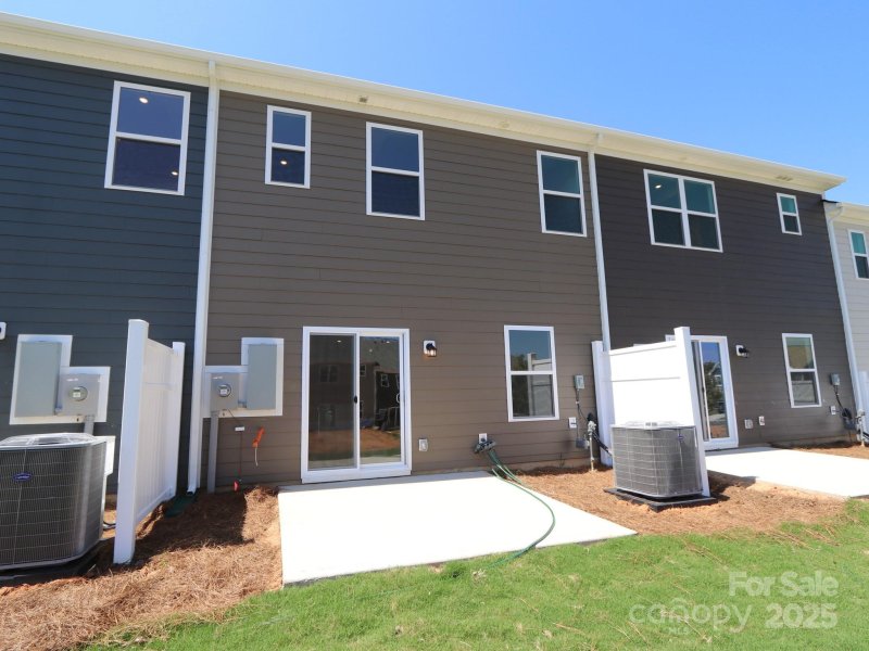 Property image 2 of 751 Lockhaven Drive in Piper Landing, Concord, NC 28027