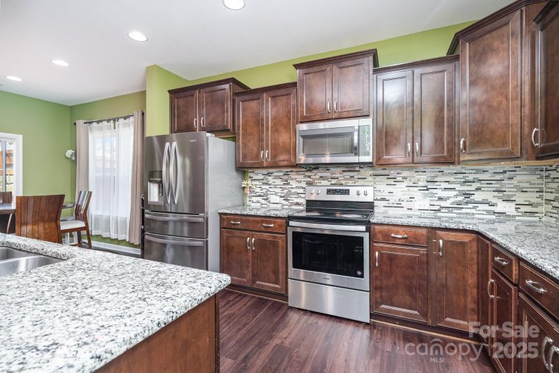 Property image 5 of 6211 Canyon Trail in Villages Of Denver, Denver, NC 28037