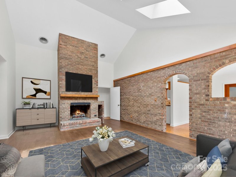 Property image 3 at 31 W Black Oak Drive, Asheville, NC 28804