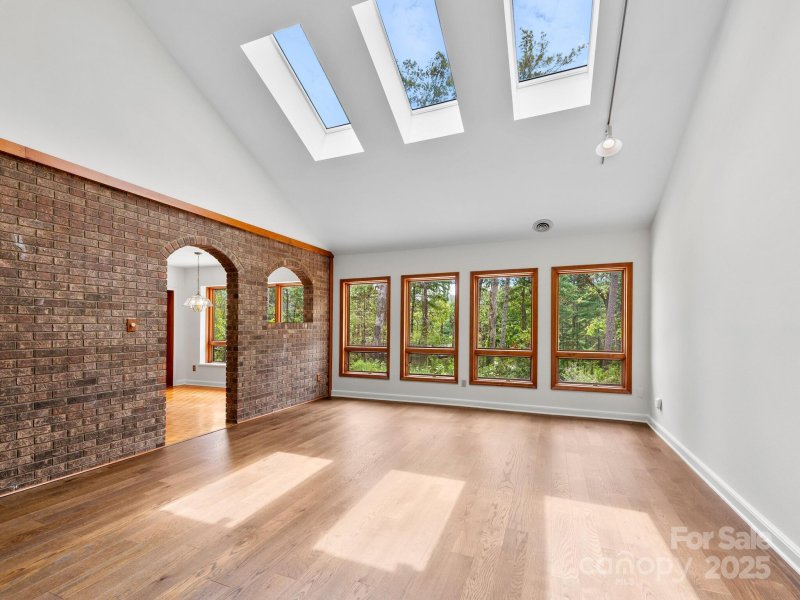 Property image 5 at 31 W Black Oak Drive, Asheville, NC 28804