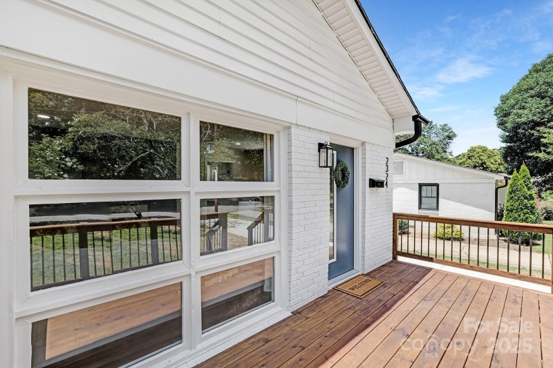 Property image 4 at 2324 Amesbury Avenue, Charlotte, NC 28205