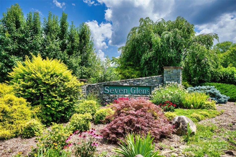 Property image 5 of 80 Meadow Creek Drive in Seven Glens, Weaverville, NC 28787