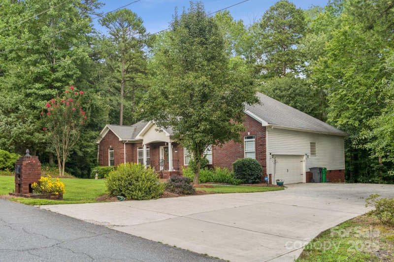 Property image 2 at 10620 S Ford Road, Charlotte, NC 28214