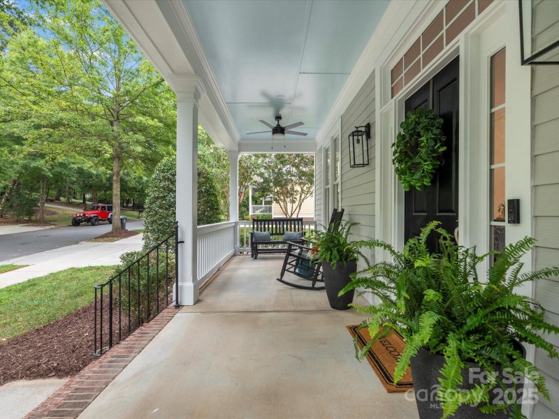 Property image 2 of 820 Stratford Run Drive in Baxter Village, Fort Mill, SC 29708