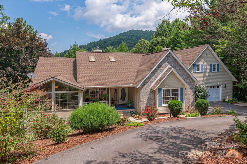 Applewood Estates, Asheville Community