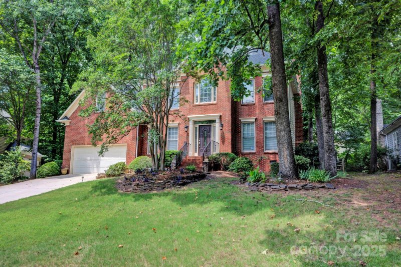 Property image 2 at 5138 Foxbriar Trail, Charlotte, NC 28269