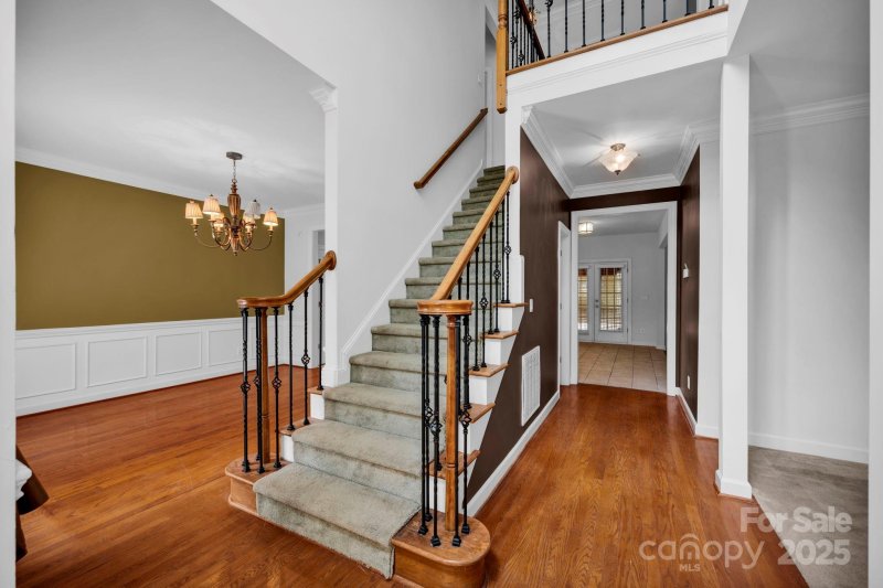 Property image 4 at 5138 Foxbriar Trail, Charlotte, NC 28269