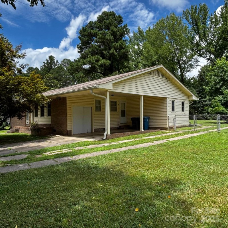 Property image 2 at 404 Sycamore Road, Salisbury, NC 28147