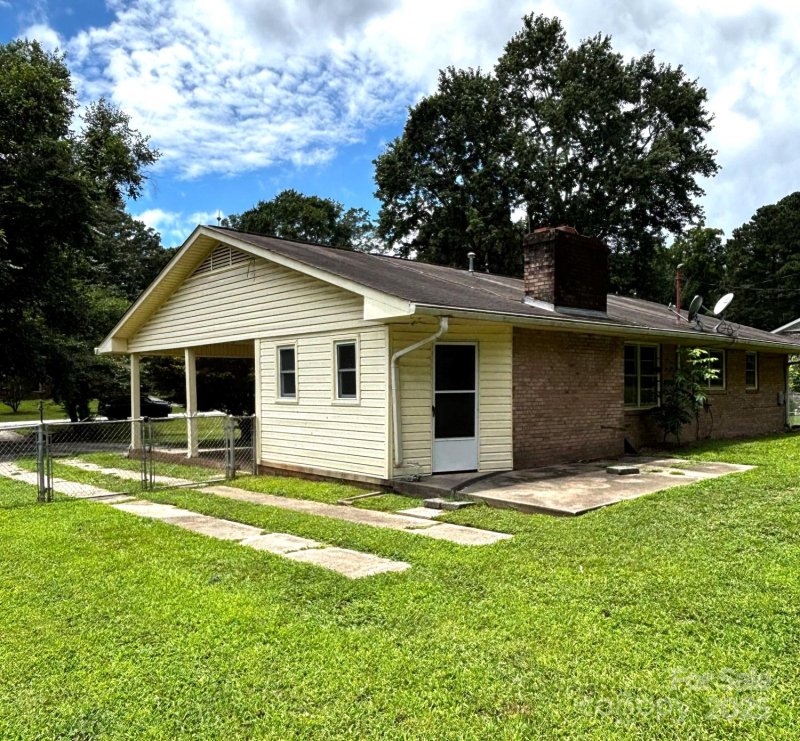 Property image 3 at 404 Sycamore Road, Salisbury, NC 28147