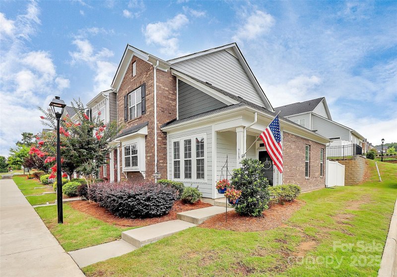 Property image 4 of 713 Henderson Valley Way in Beatty Woods, Belmont, NC 28012