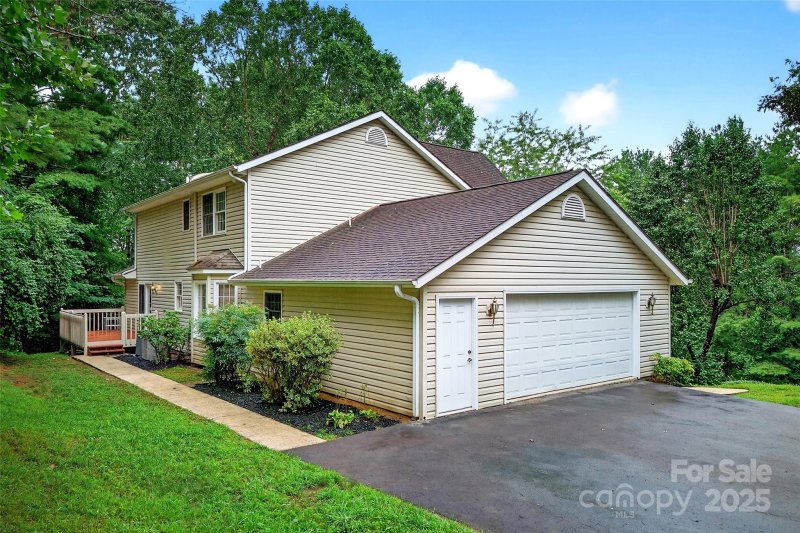 Property image 4 at 19 Moriah Lane, Asheville, NC 28803