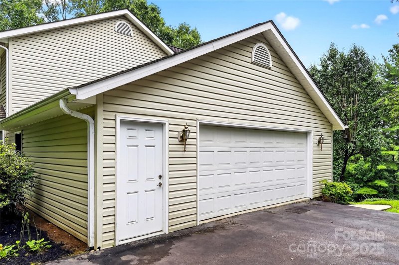 Property image 5 at 19 Moriah Lane, Asheville, NC 28803