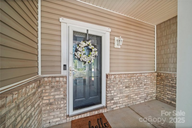 Property image 3 at 10420 Glenburn Lane, Charlotte, NC 28278