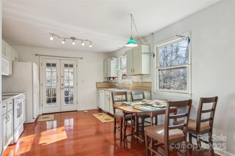 Property image 5 of 224 Beverly Road in Beverly Hills, Asheville, NC 28805